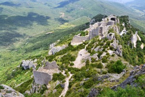 Que visiter depuis Les Asphodèles - Vallée de la VIs ? Chateau cathare de Peyrepertusse